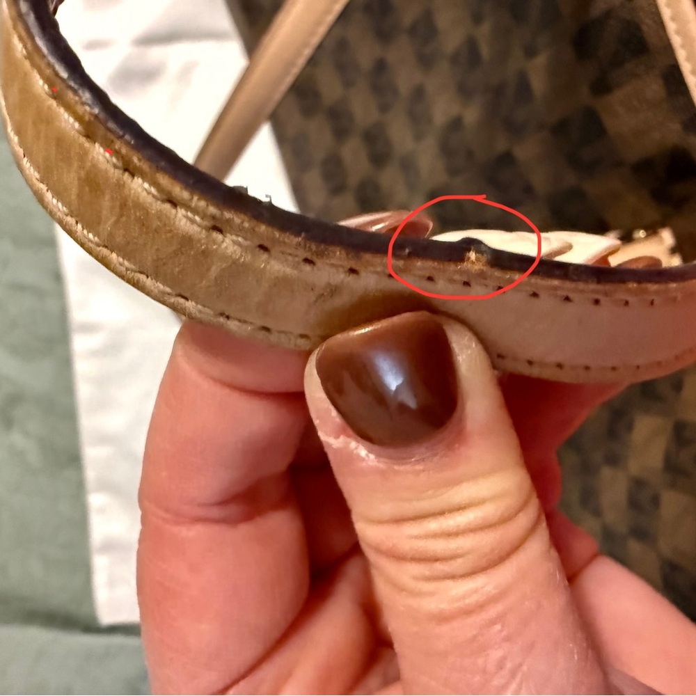 Michael Kors Jet Set Travel Checkered Tote Bag - Picture 15 of 16